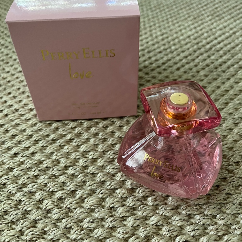 Bogo Listing *Perry Ellis Fragrance/Like new-only sprayed once & comes with box.